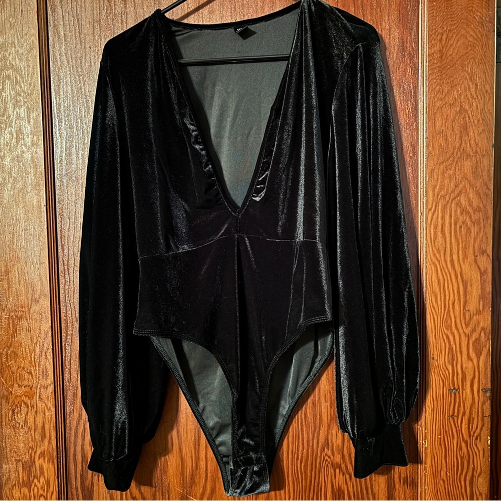 Shein Black Velvet Bodysuit Size XL NWOT